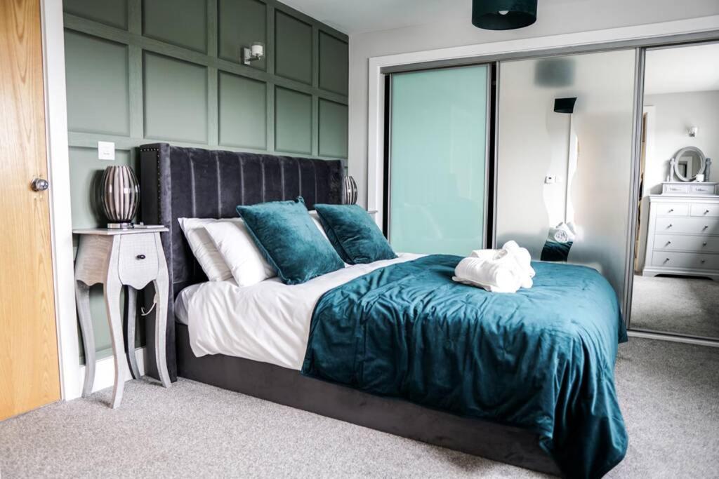 Beautiful 3 Bedroom Apartment By The Sea New Quay Exterior foto