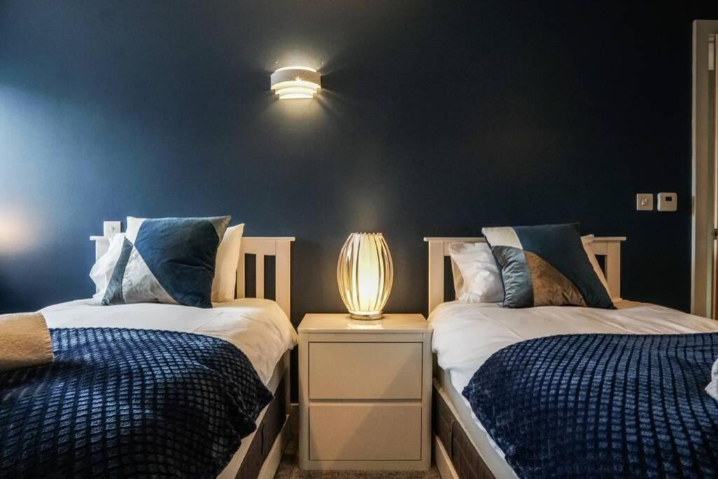 Beautiful 3 Bedroom Apartment By The Sea New Quay Exterior foto